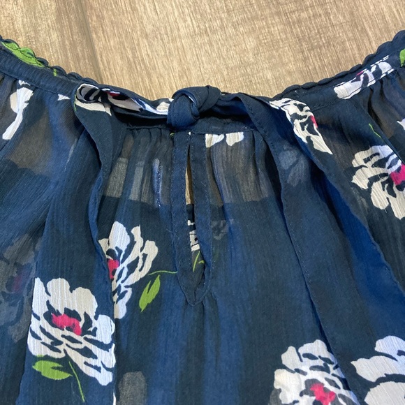 Abercrombie and Fitch women’s M floral lightweight cap sleeve blouse - Picture 6 of 6